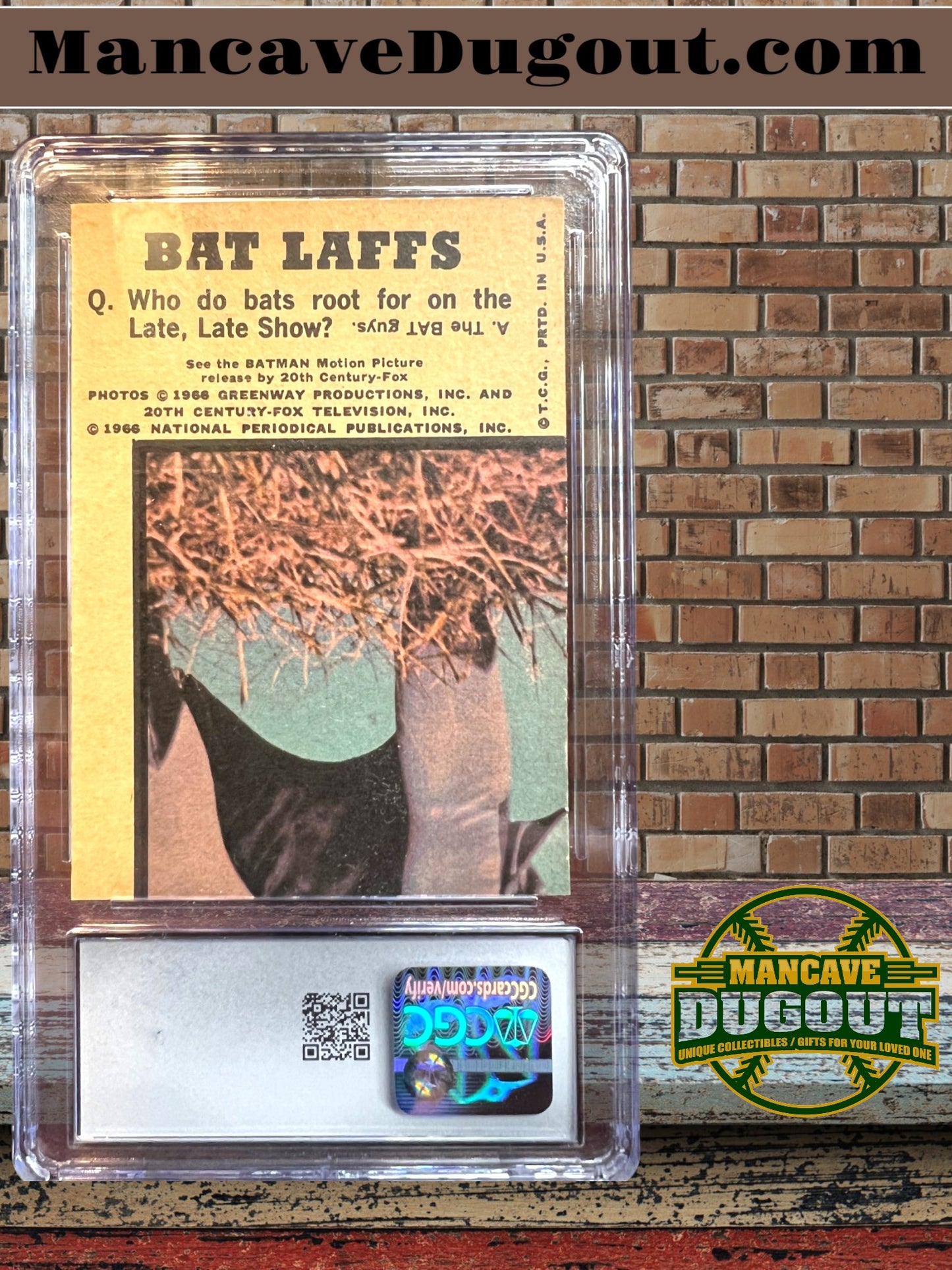 1966 Topps Batlaffs #9 – Batman & Riddler - CGC 7