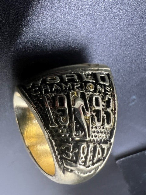 1993 Championship Ring - Bulls - Replica