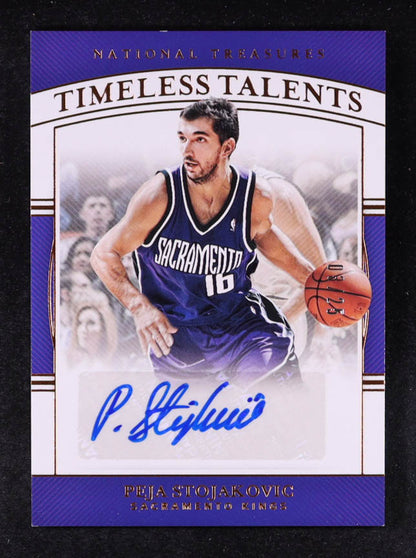 Peja Stojaković — 2019 20 Panini National Treasures - Timeless Talents Signatures — Bronze #5 -Serial Numbered 03/25 - On Card Autograph