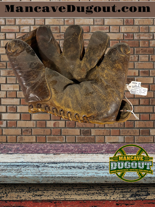 1923 - MacGregor Gold Smith Baseball Glove