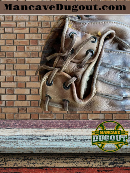 Vintage Circa 1960’s Baseball Catcher’s Mitt